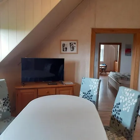 Cosy Flat On A Family Friendly Farm In Northern Hesse 特伦德尔堡